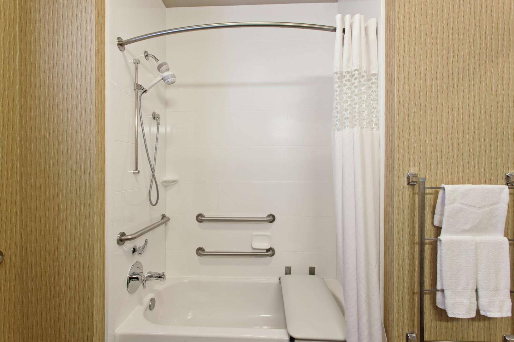 Hampton Inn Seattle/Everett Downtown מראה חיצוני תמונה