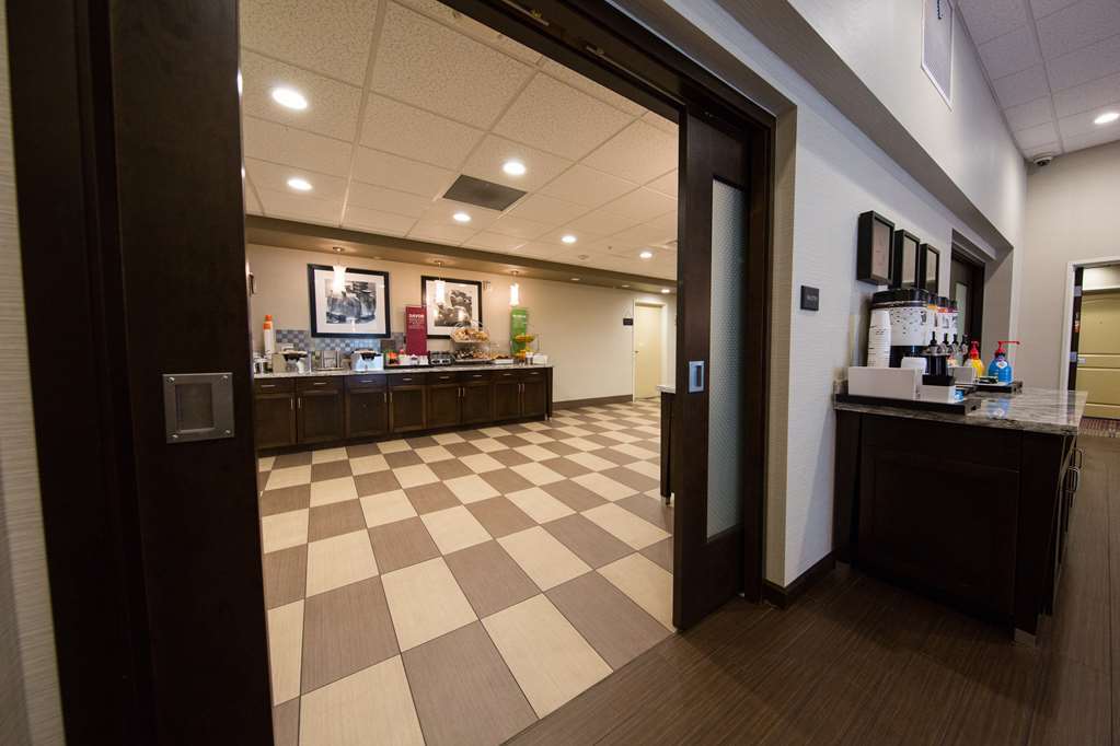 Hampton Inn Seattle/Everett Downtown מסעדה תמונה